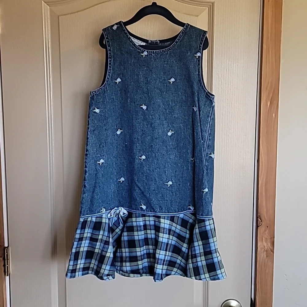 Samara 6x denim dress with flower embroidery